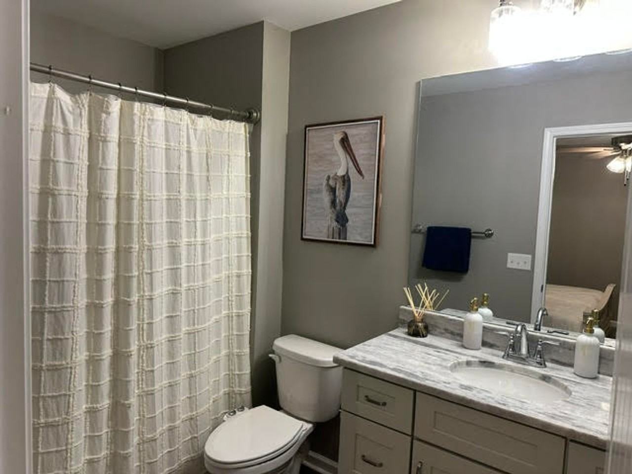 16010 Lake Hills Ln - Photo 7 of 15