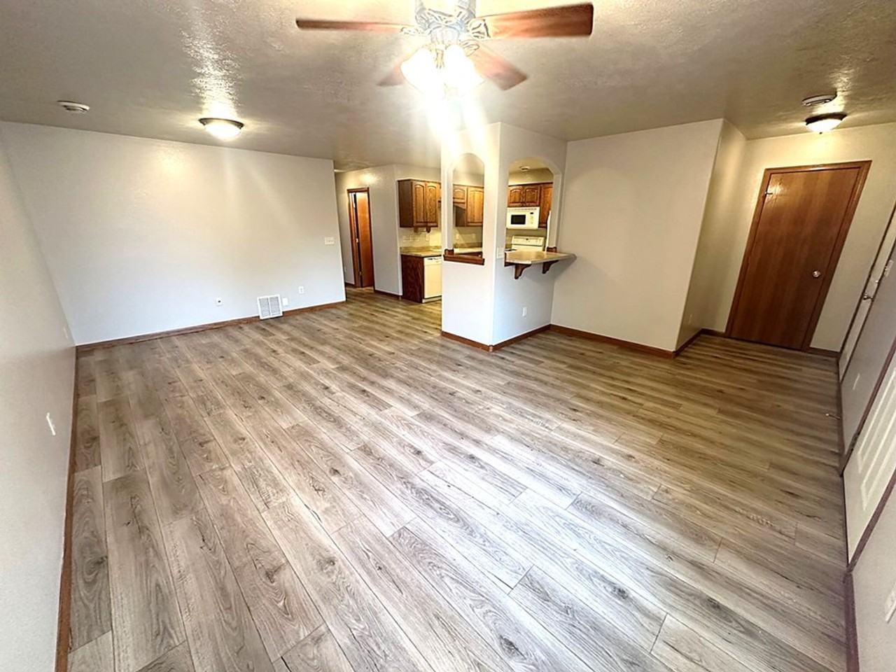 DBK Brandon Townhomes - Photo 4 of 29