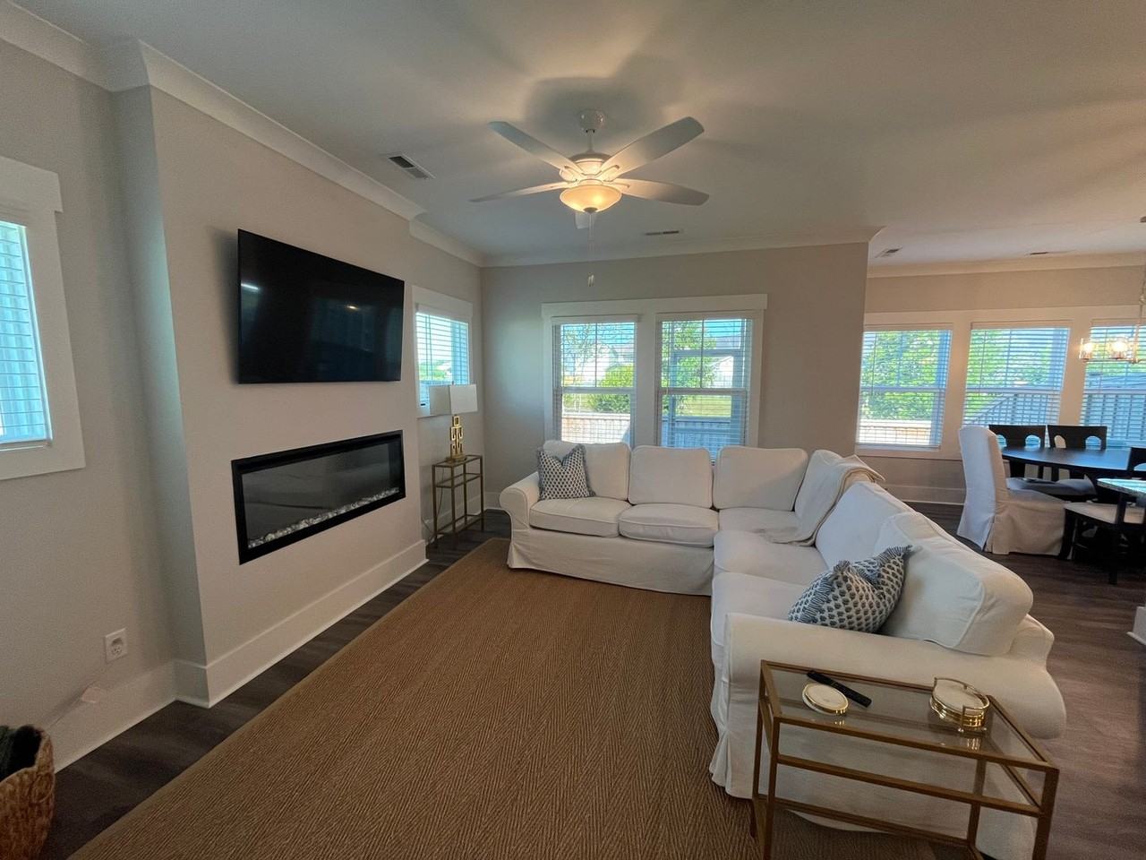 7404 Springwater Dr - Photo 4 of 36