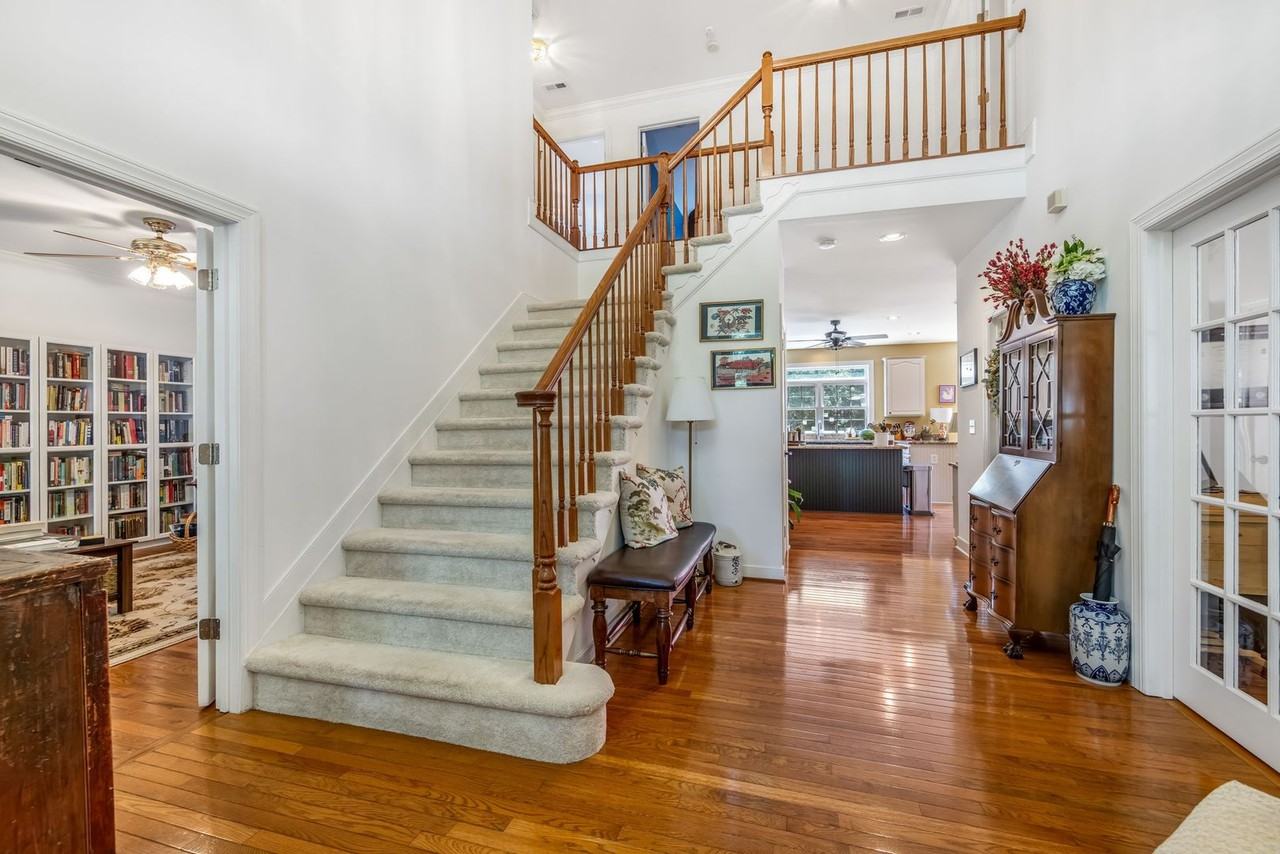 26 Kirby Ln - Photo 6 of 50