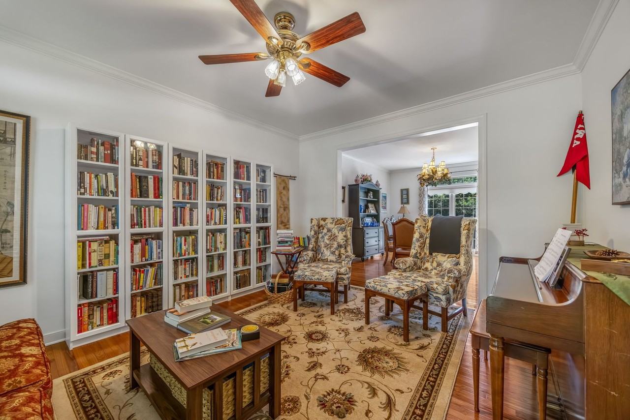 26 Kirby Ln - Photo 7 of 50