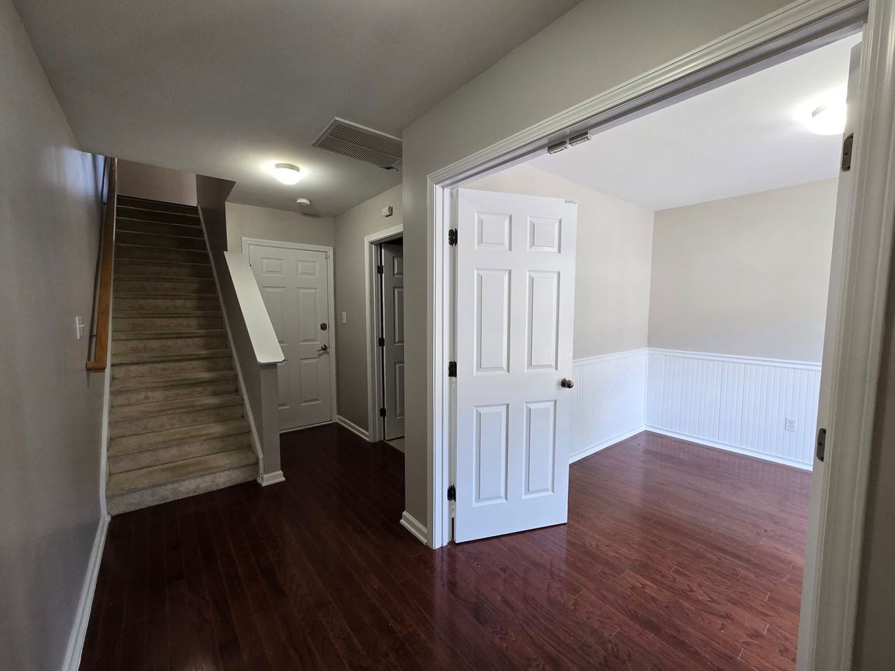10028 Blackwell Dr - Photo 2 of 16