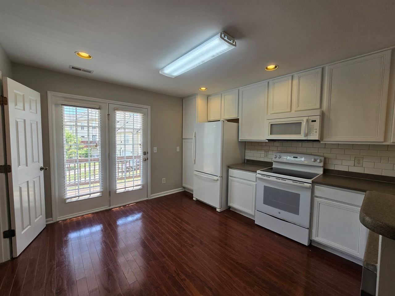 10028 Blackwell Dr - Photo 5 of 16