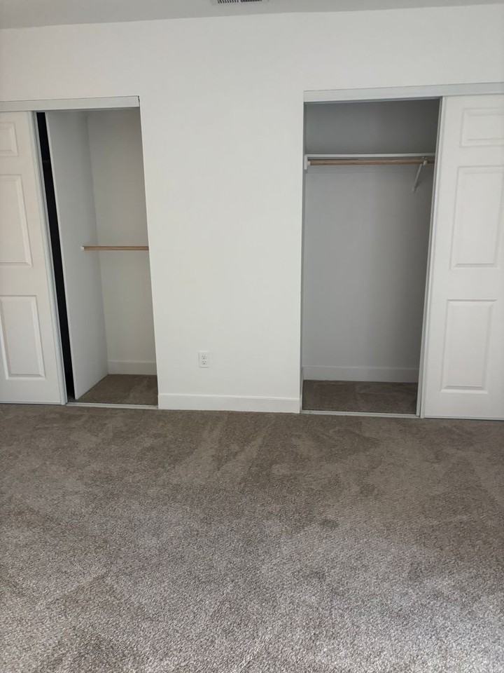 1068 1068 Whiteman Way - Photo 4 of 16