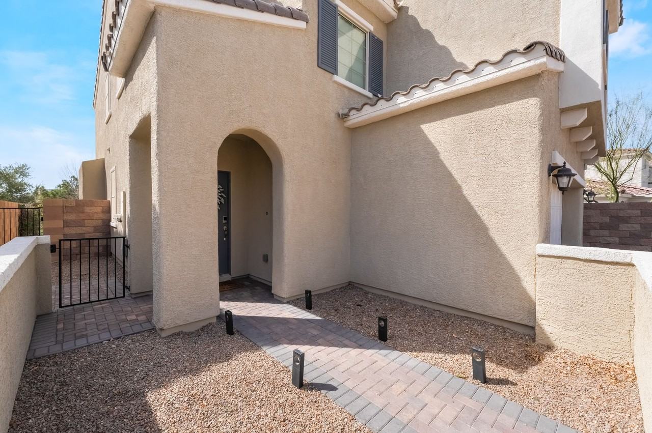 481 Norcia Pl - Photo 4 of 50