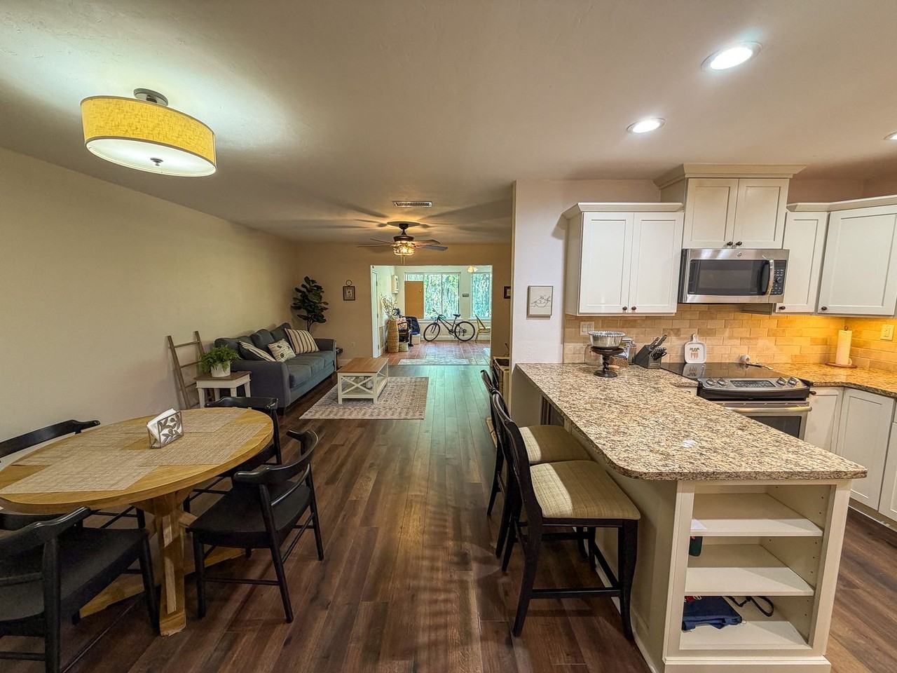 2728 Sw 14th Dr - Photo 2 of 31