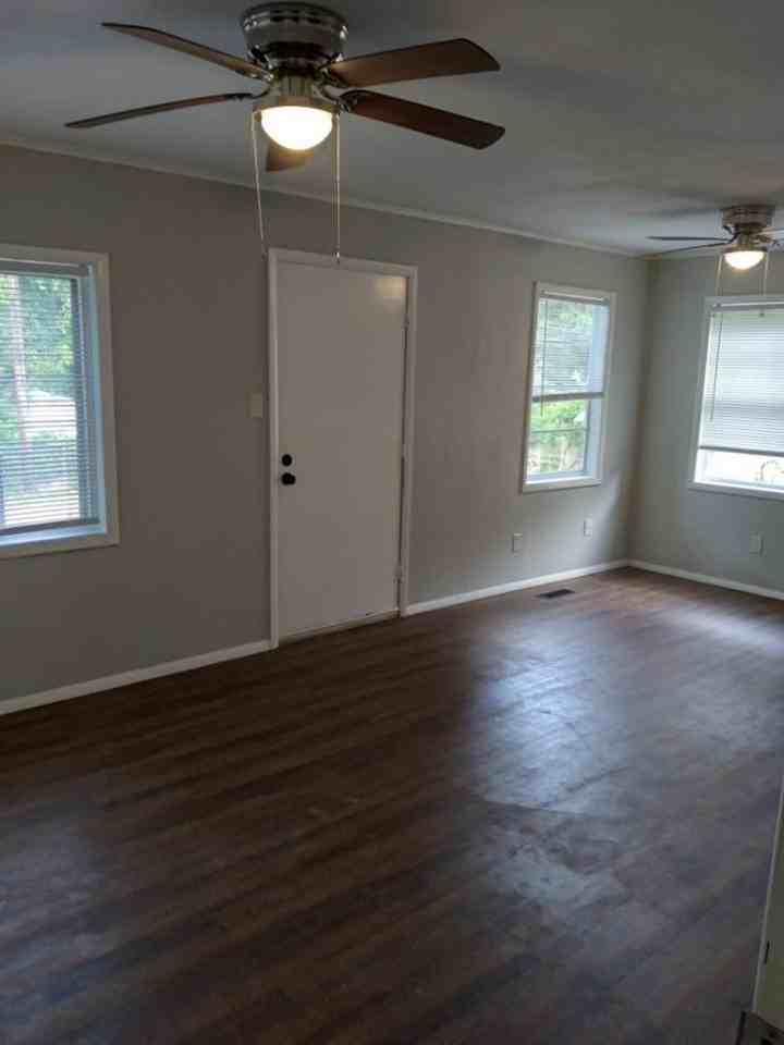 2318 S 26th St - Photo 4 of 5