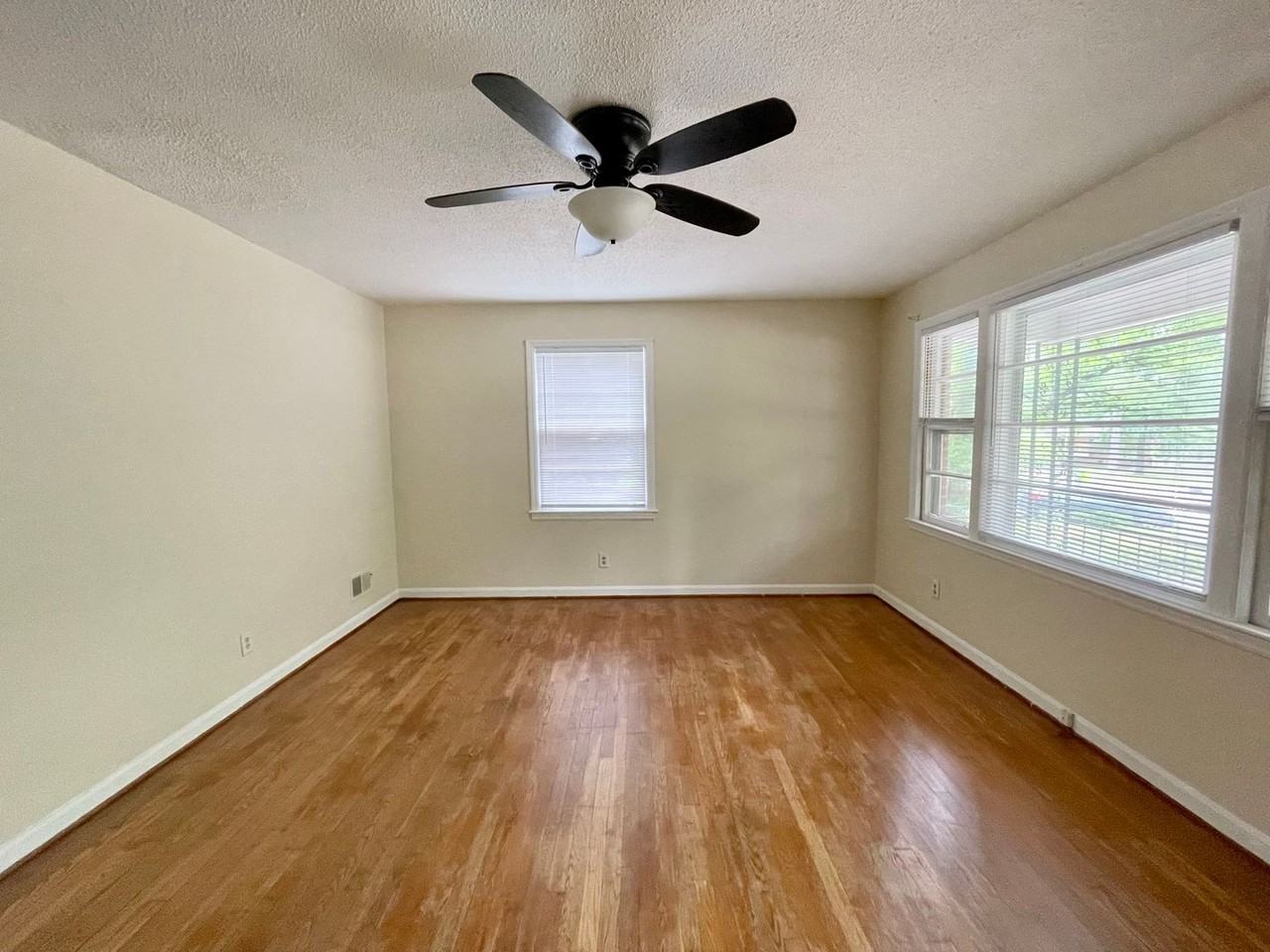 3824 Lee Hills Dr - Photo 3 of 11