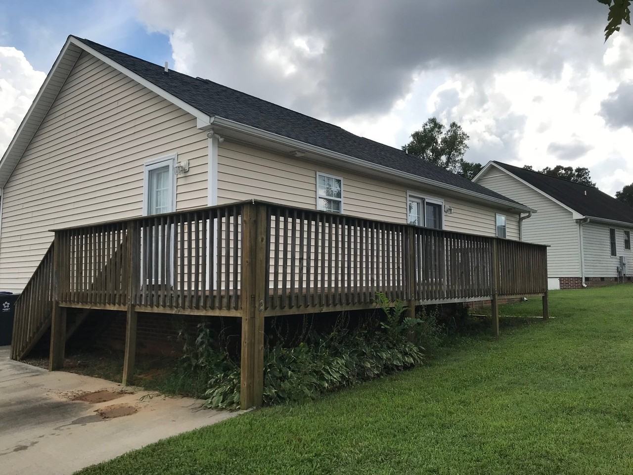 200 Manning Way - Photo 2 of 8