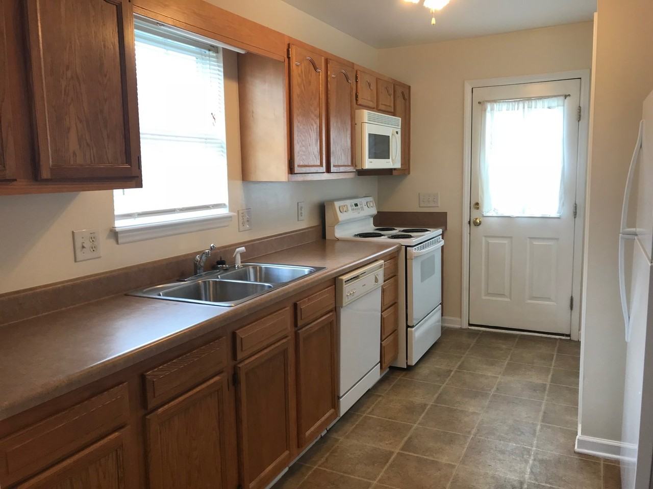 200 Manning Way - Photo 3 of 8