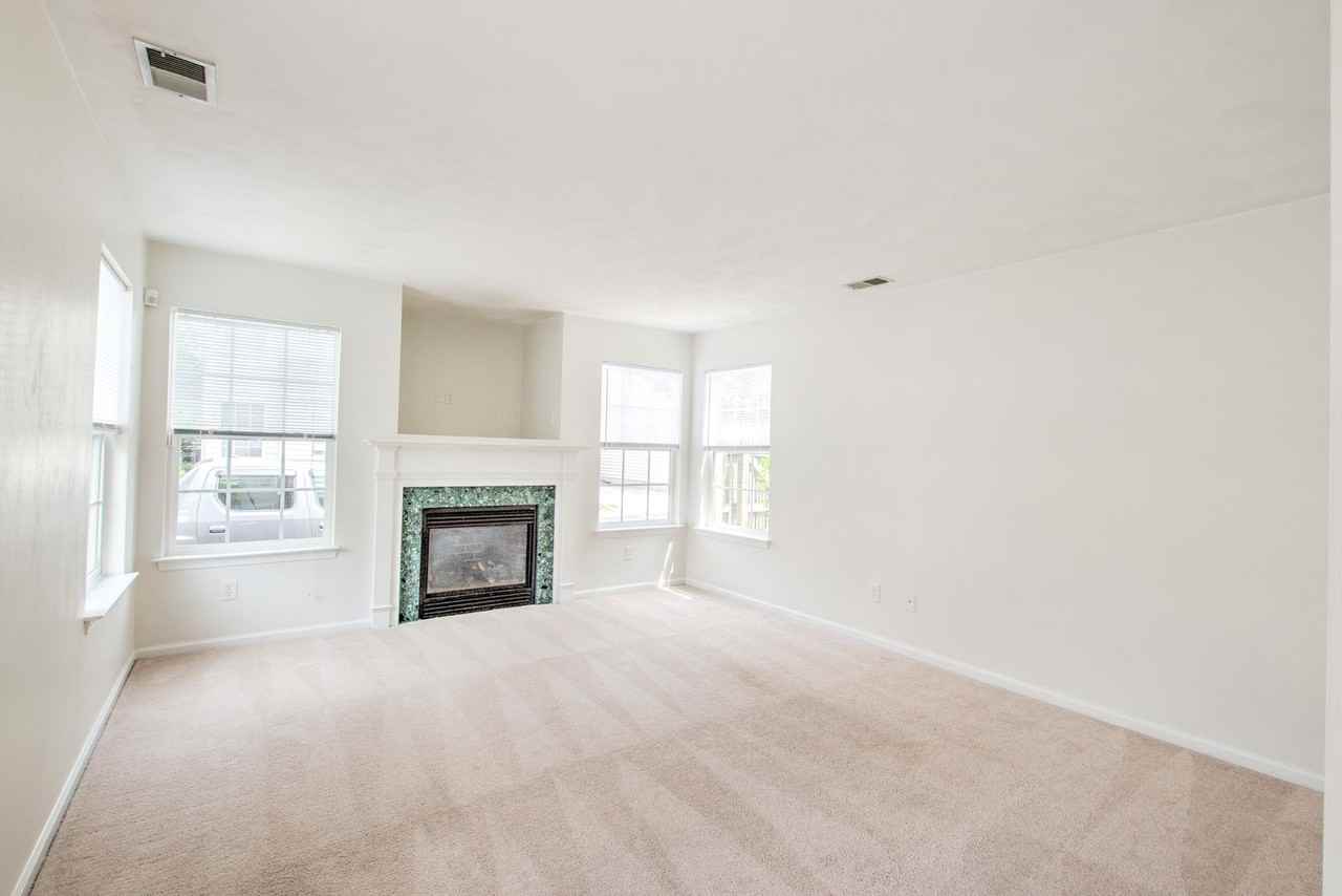 1560 Wynd Crest Way - Photo 4 of 23