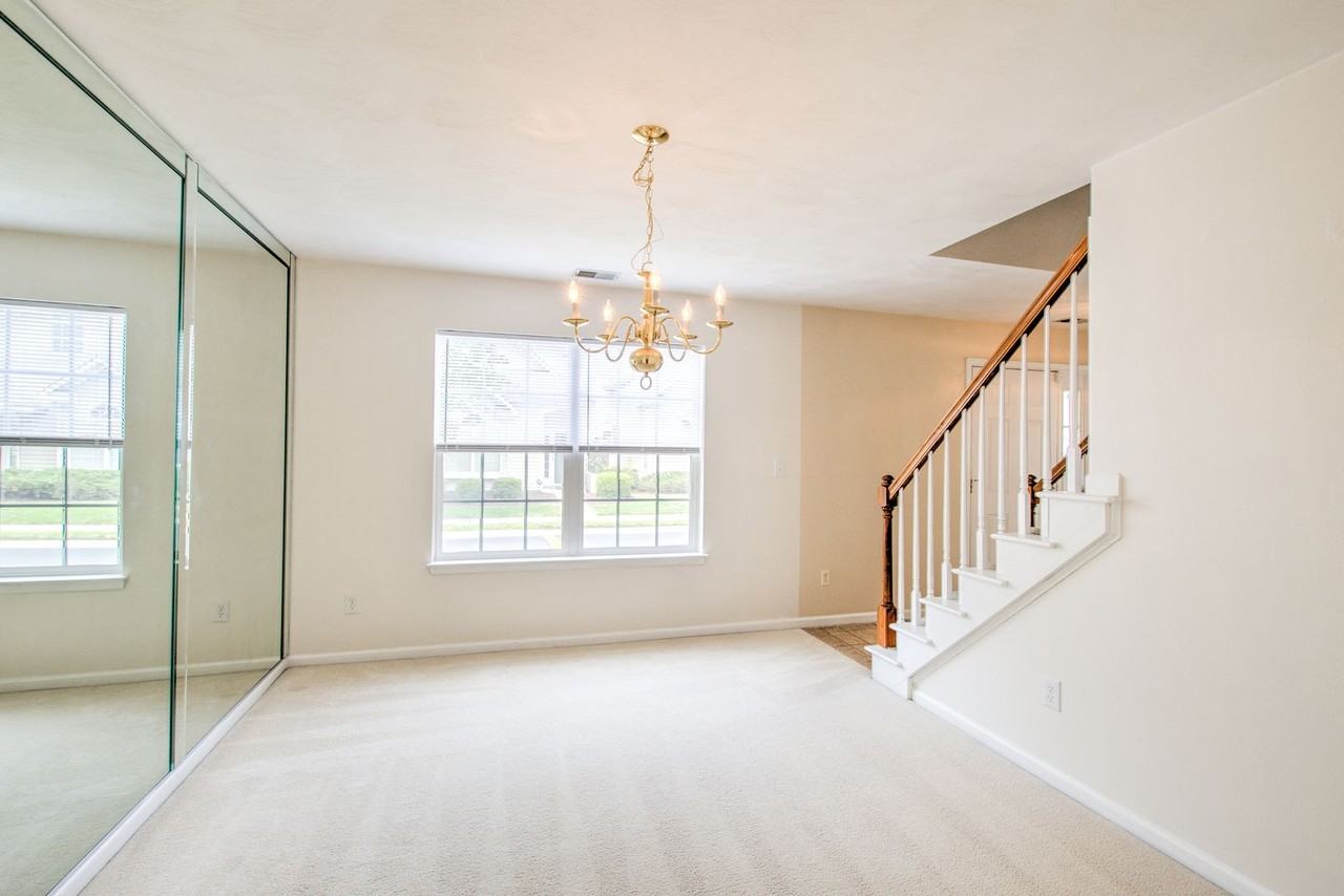 1560 Wynd Crest Way - Photo 7 of 23