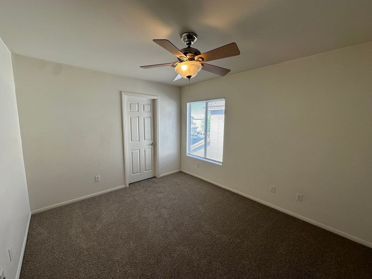 6386 Pronghorn Ridge Ave - Photo 4 of 23
