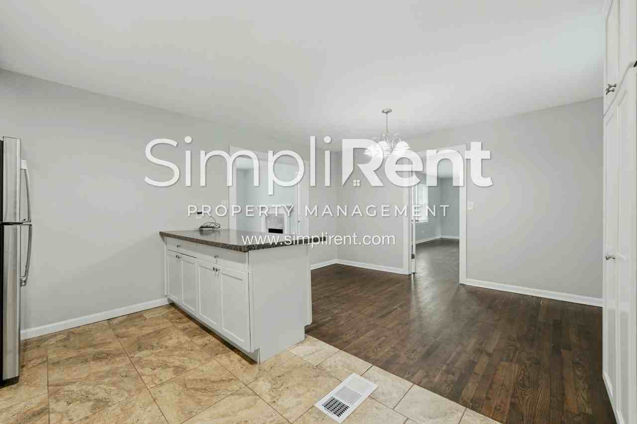 4401 Highland Rd - Photo 4 of 20