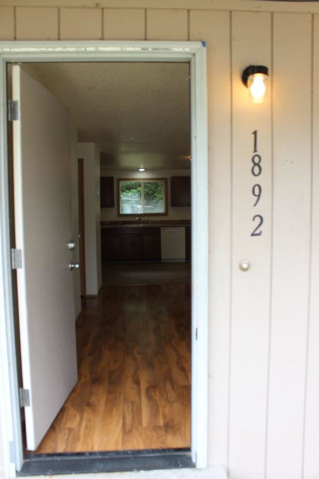 1892 Ne Kathryn St - Photo 4 of 16