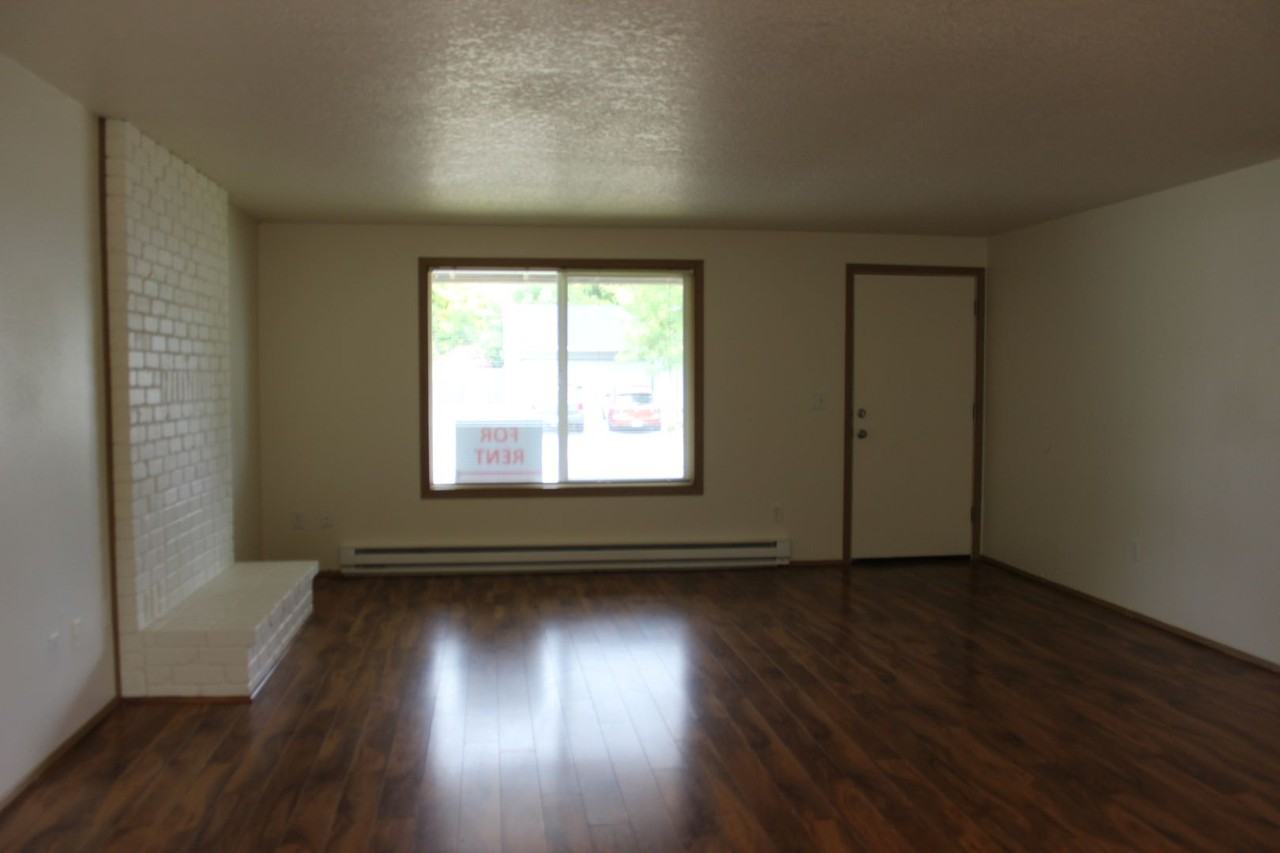 1892 Ne Kathryn St - Photo 5 of 16