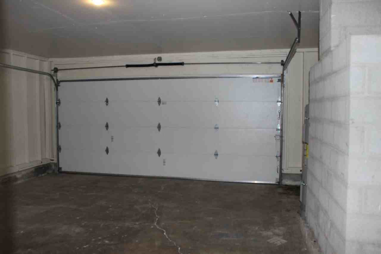 1892 Ne Kathryn St - Photo 7 of 16