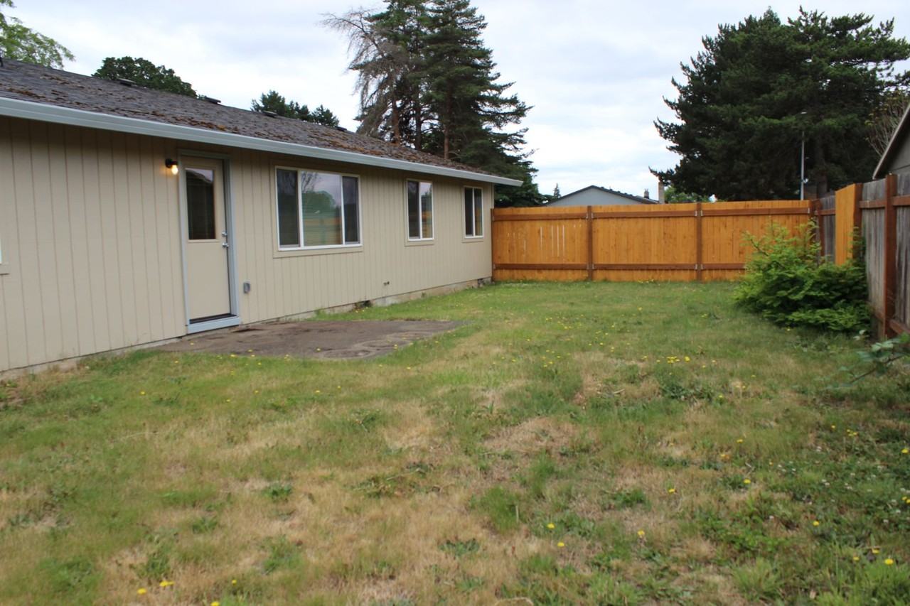 3695 Se Daren Dr - Photo 2 of 18