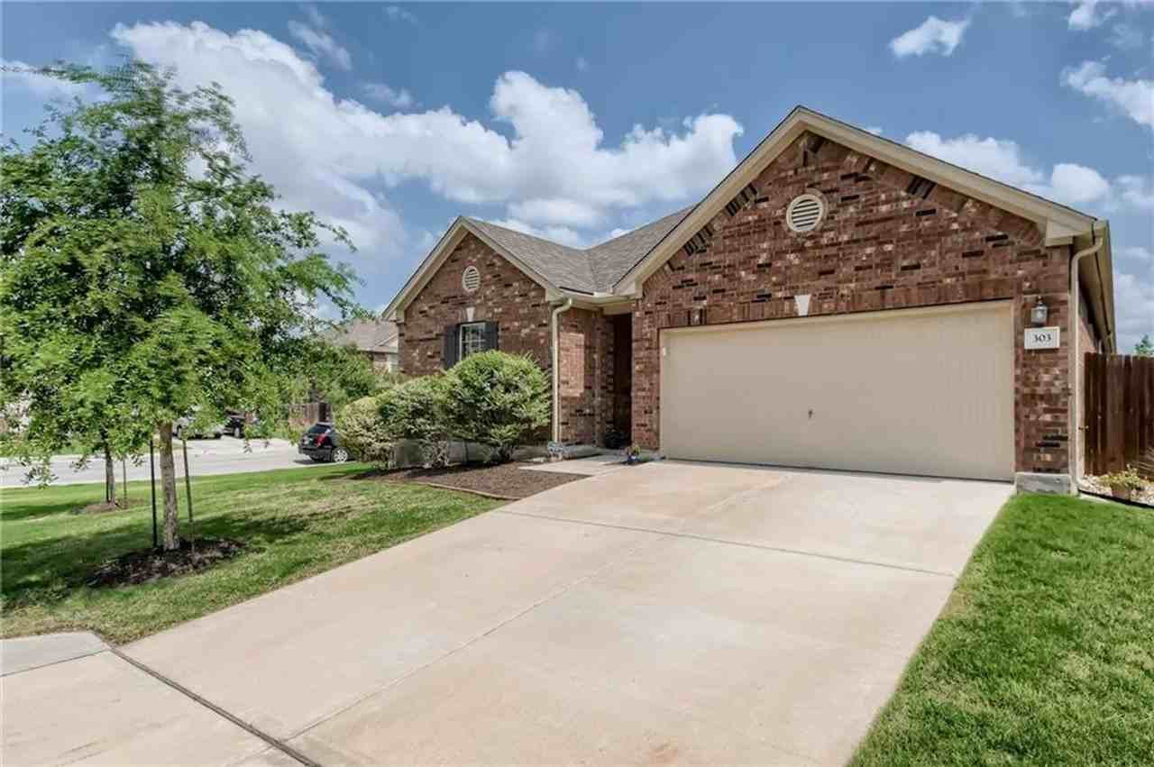 303 White River Dr - Photo 2 of 27