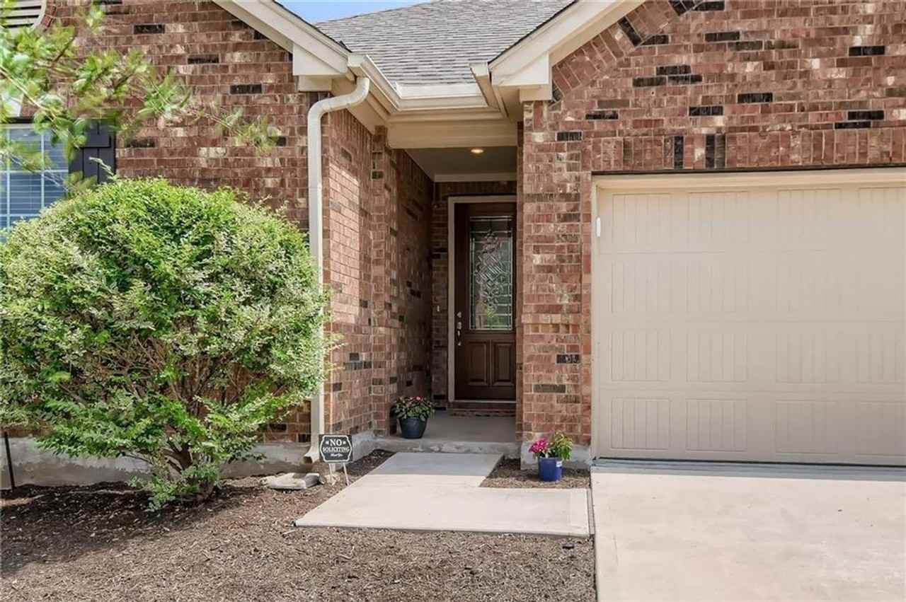 303 White River Dr - Photo 3 of 27