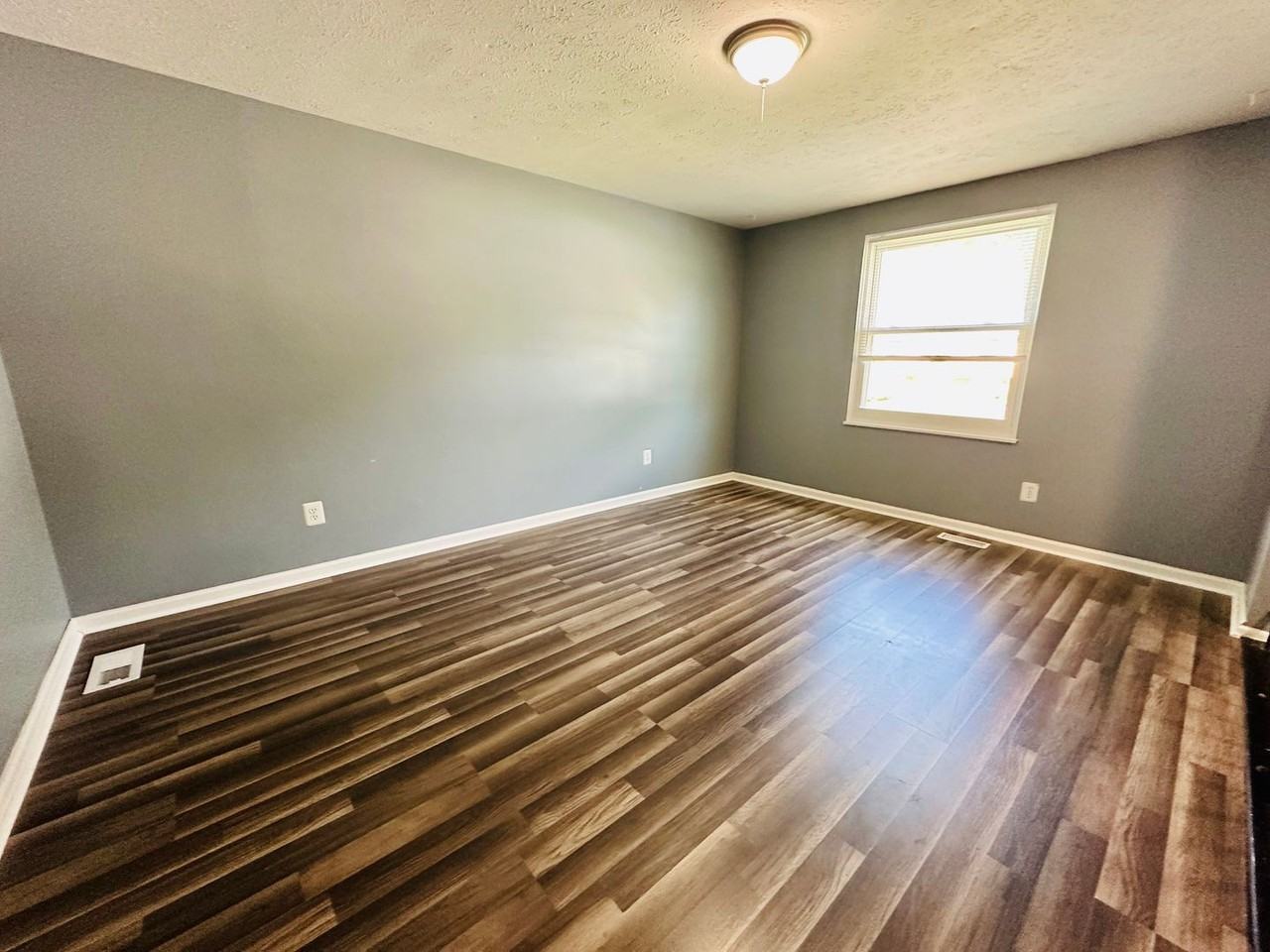 8507 Bost Ln - Photo 4 of 28