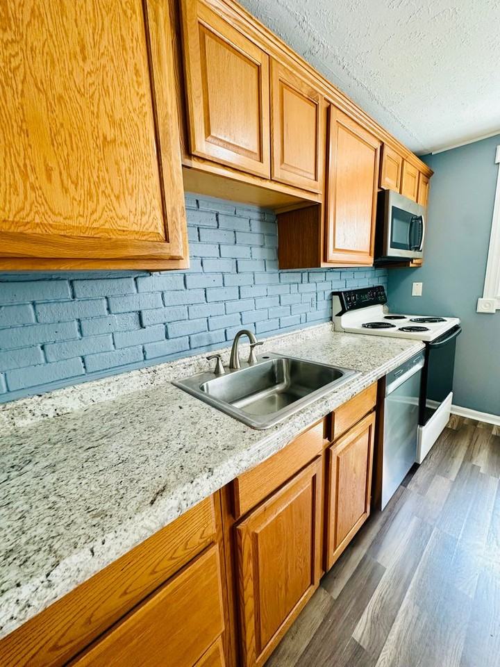 8507 Bost Ln - Photo 7 of 28
