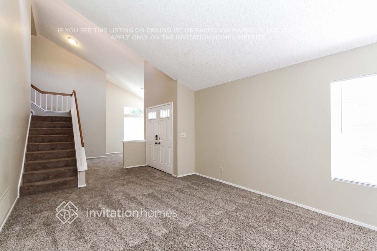 330 Templeton Dr - Photo 2 of 20