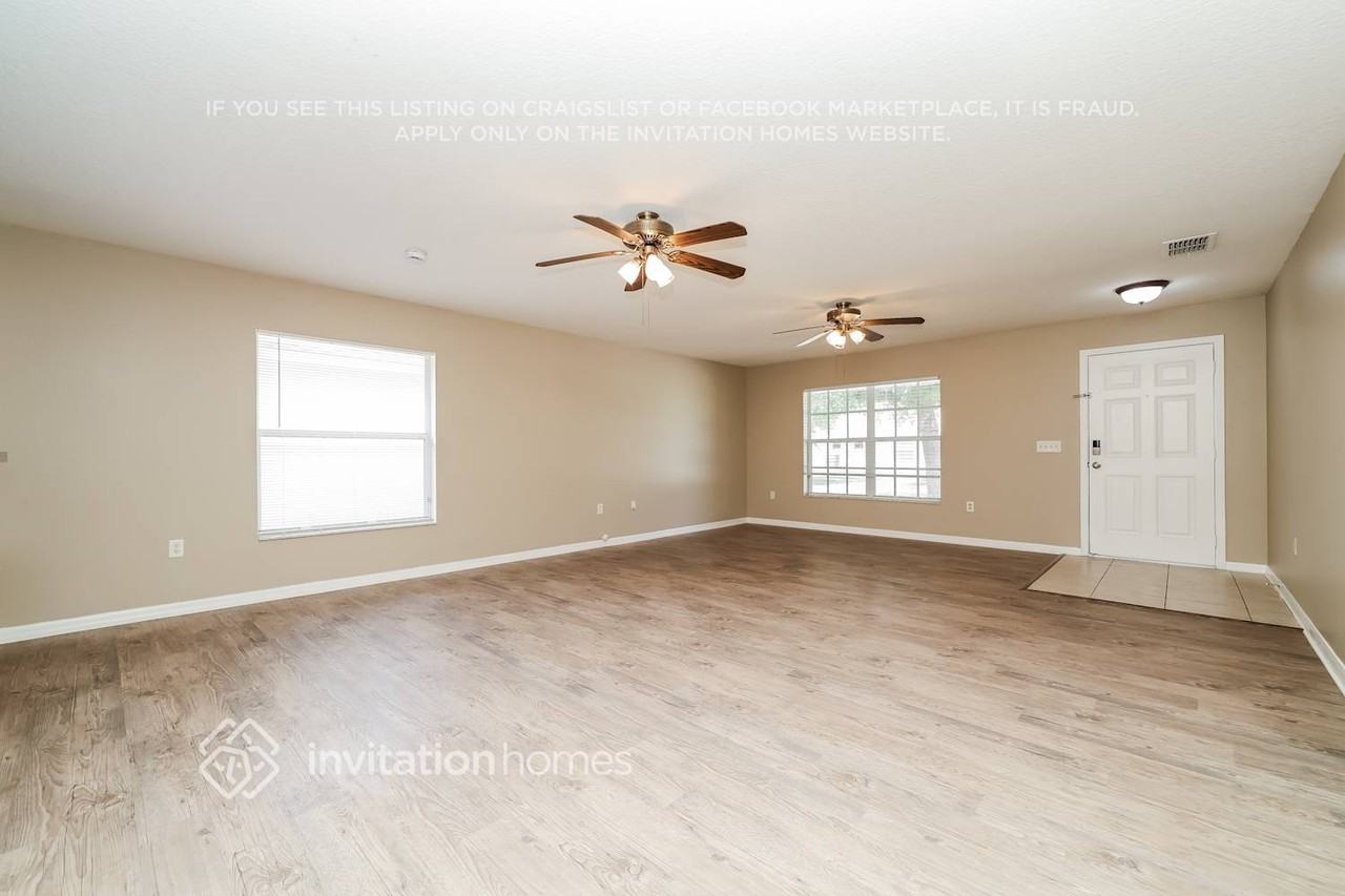 1305 Bayou Pass Dr - Photo 3 of 17