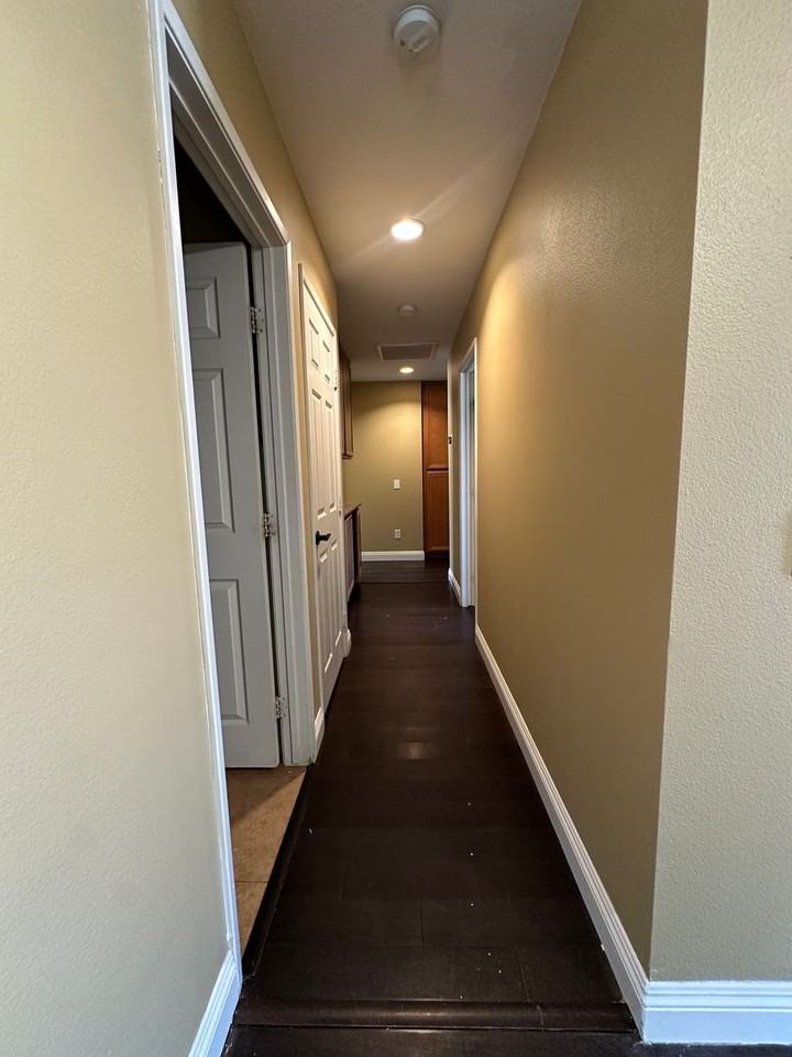 5216 Verenda Ave - Photo 5 of 23