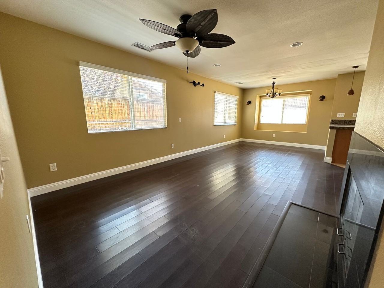 5216 Verenda Ave - Photo 6 of 23