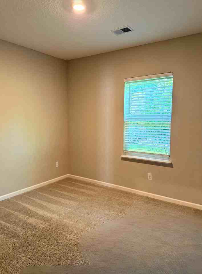 206 Boatsman Way - Photo 3 of 30