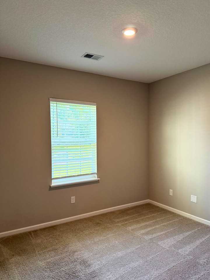 206 Boatsman Way - Photo 4 of 30