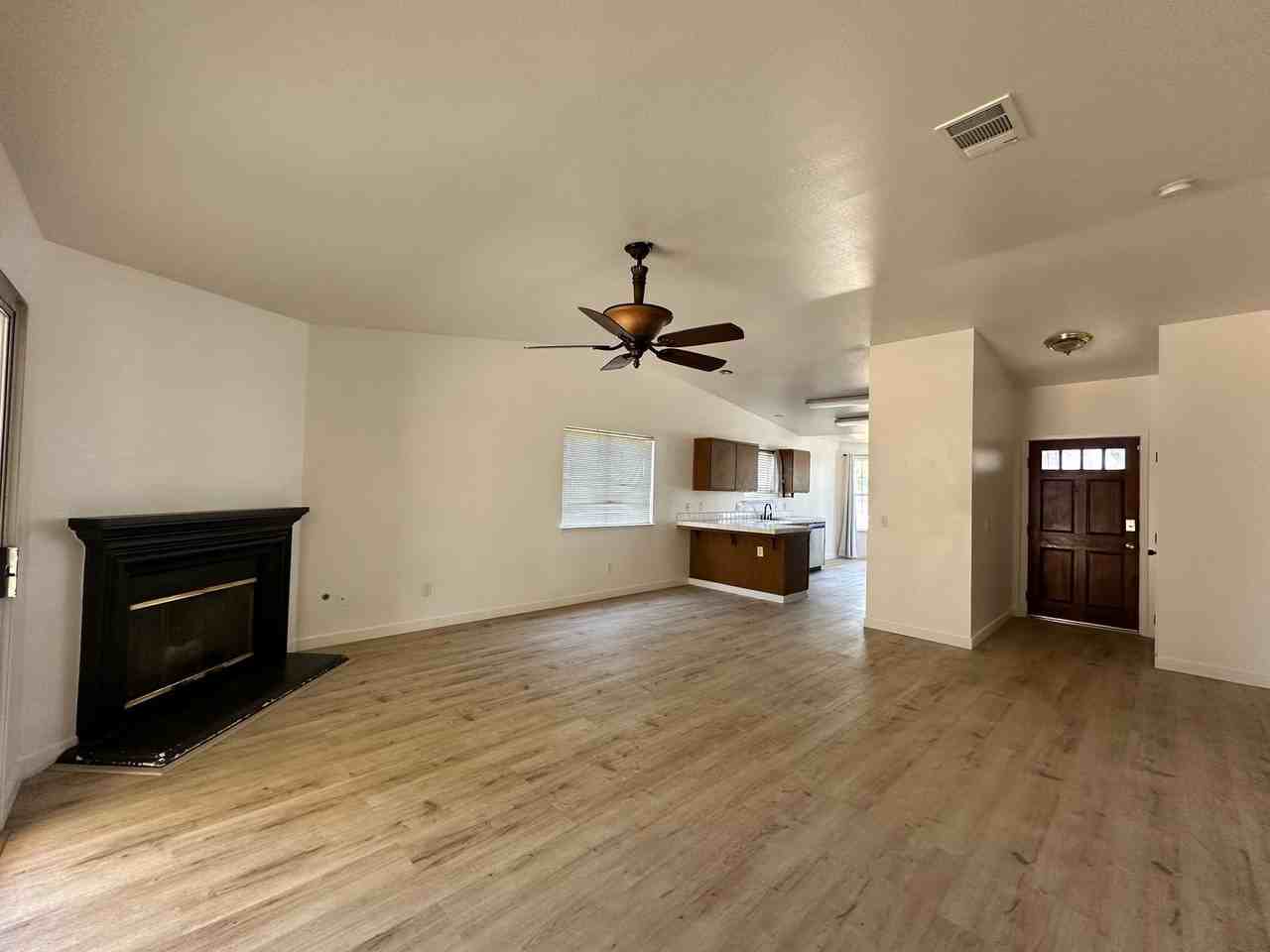 2324 W Delta Ave - Photo 4 of 15