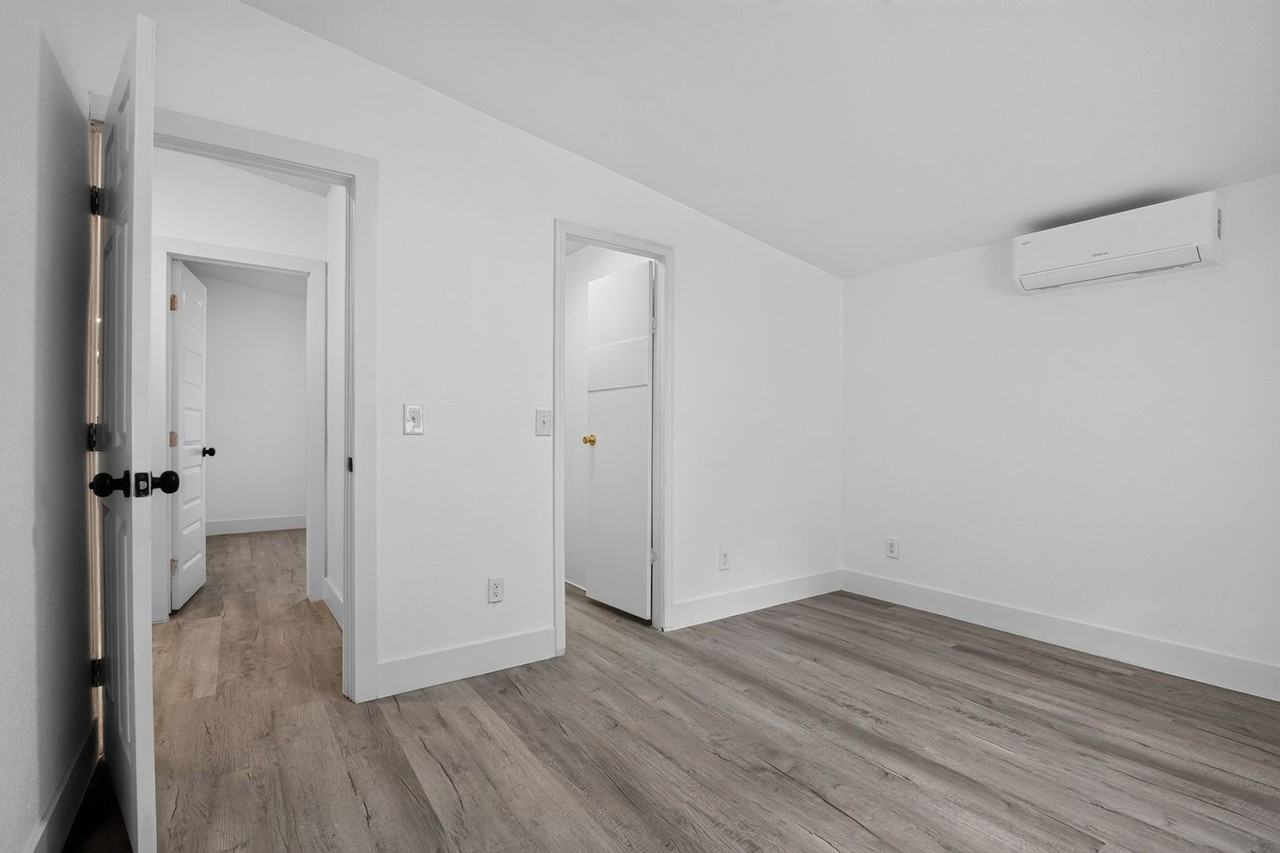 7180 Sw 19th Pl - Photo 7 of 35