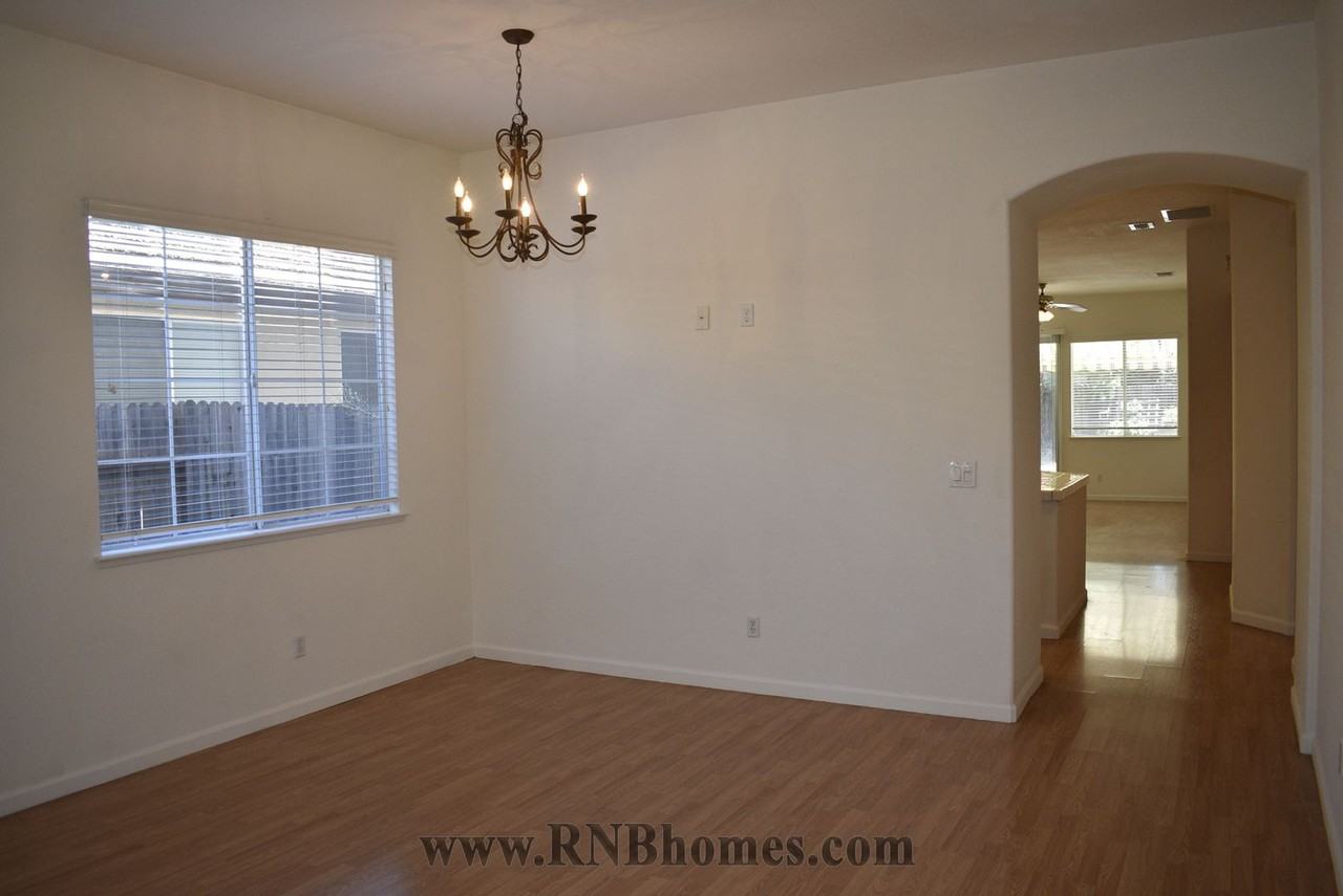 18 Diggins Dr - Photo 4 of 20
