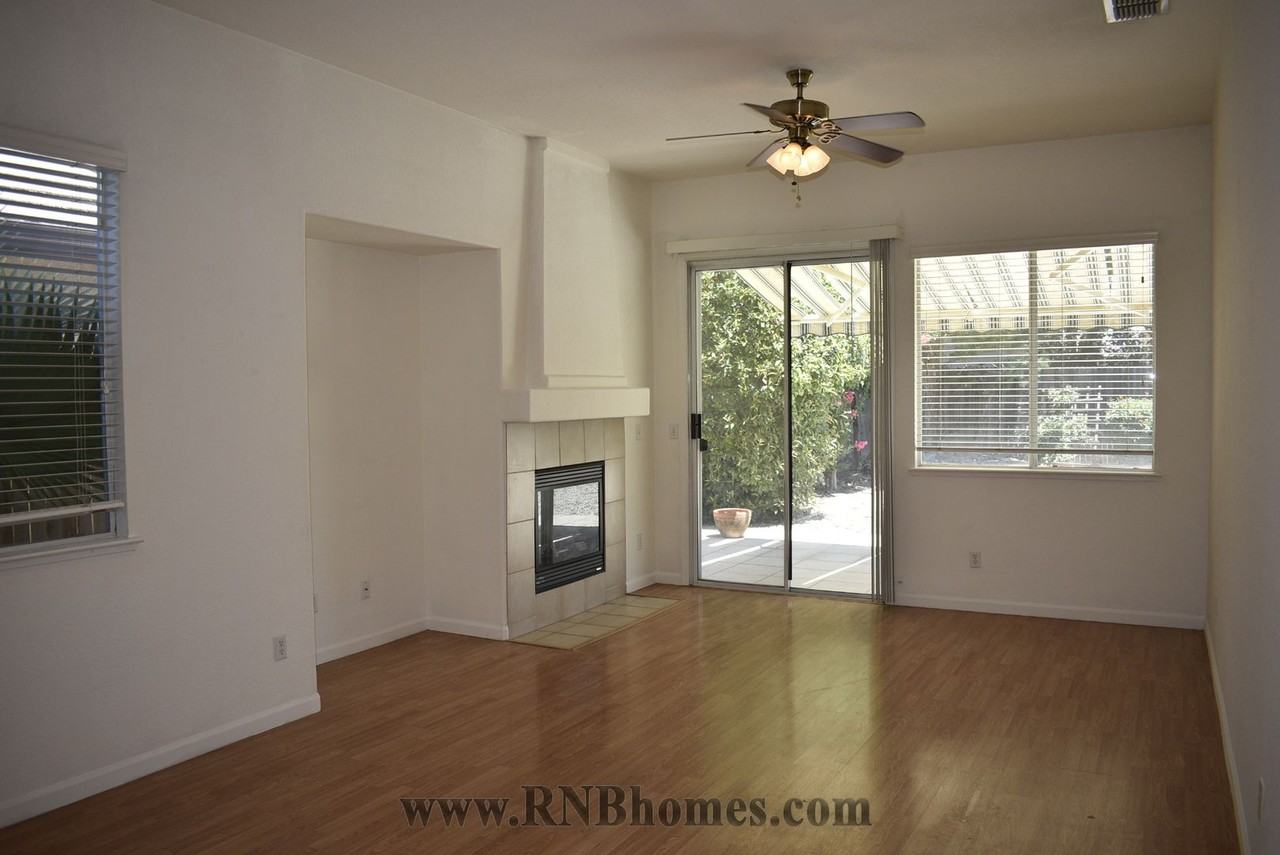 18 Diggins Dr - Photo 5 of 20