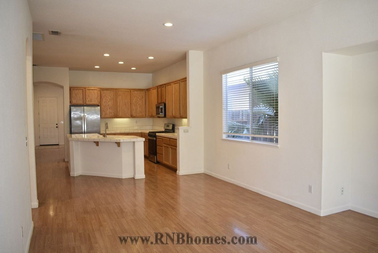 18 Diggins Dr - Photo 6 of 20