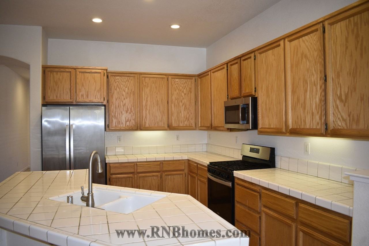 18 Diggins Dr - Photo 7 of 20