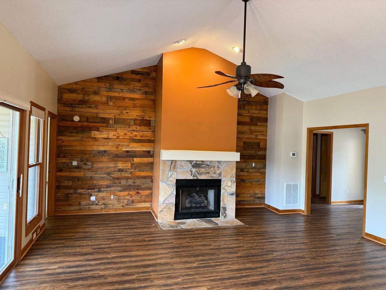 628 Willowood Pkwy - Photo 3 of 28