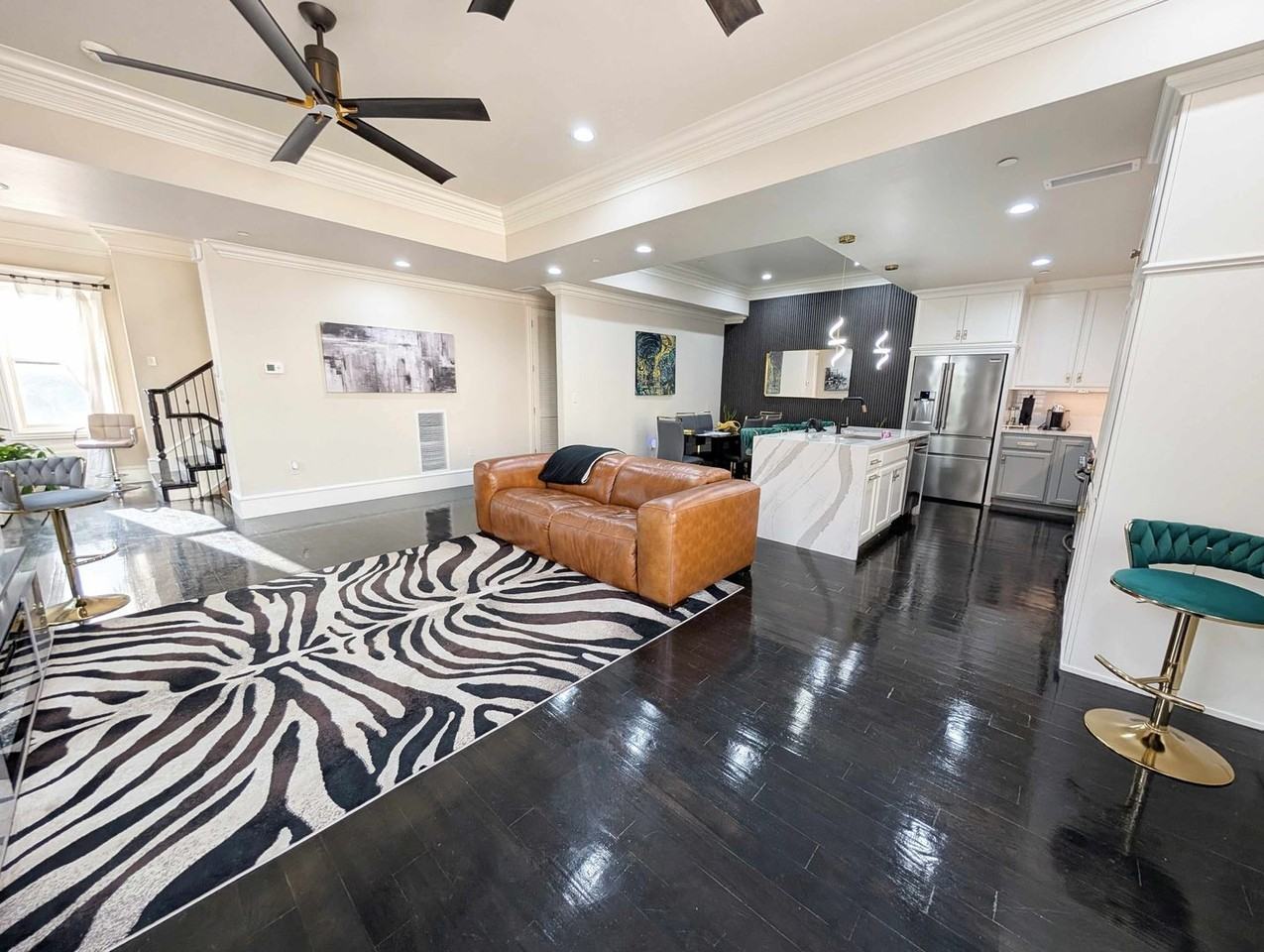 221 N Geary Ave - Photo 6 of 19