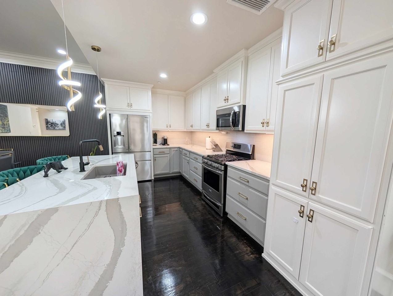 221 N Geary Ave - Photo 7 of 19