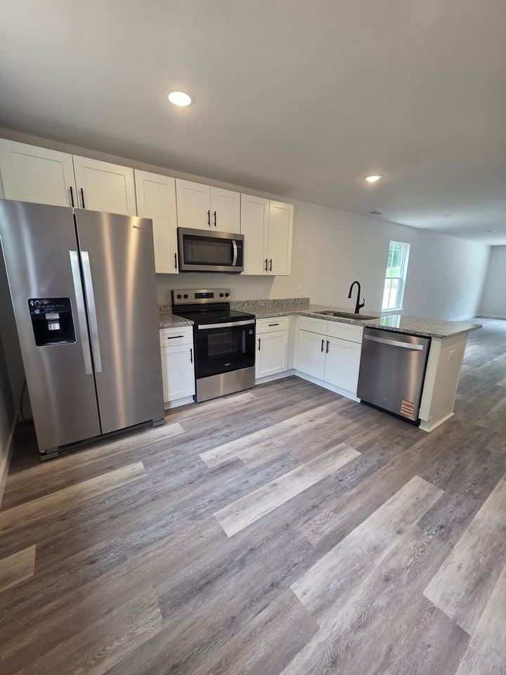271 Vanderbilt Rd - Photo 2 of 13