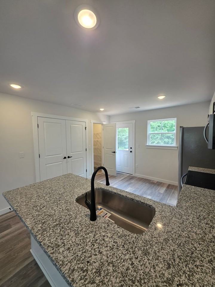 271 Vanderbilt Rd - Photo 5 of 13