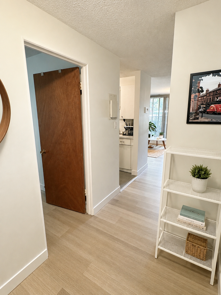 Kitsilano Low rise Apartment - Photo 2 of 16