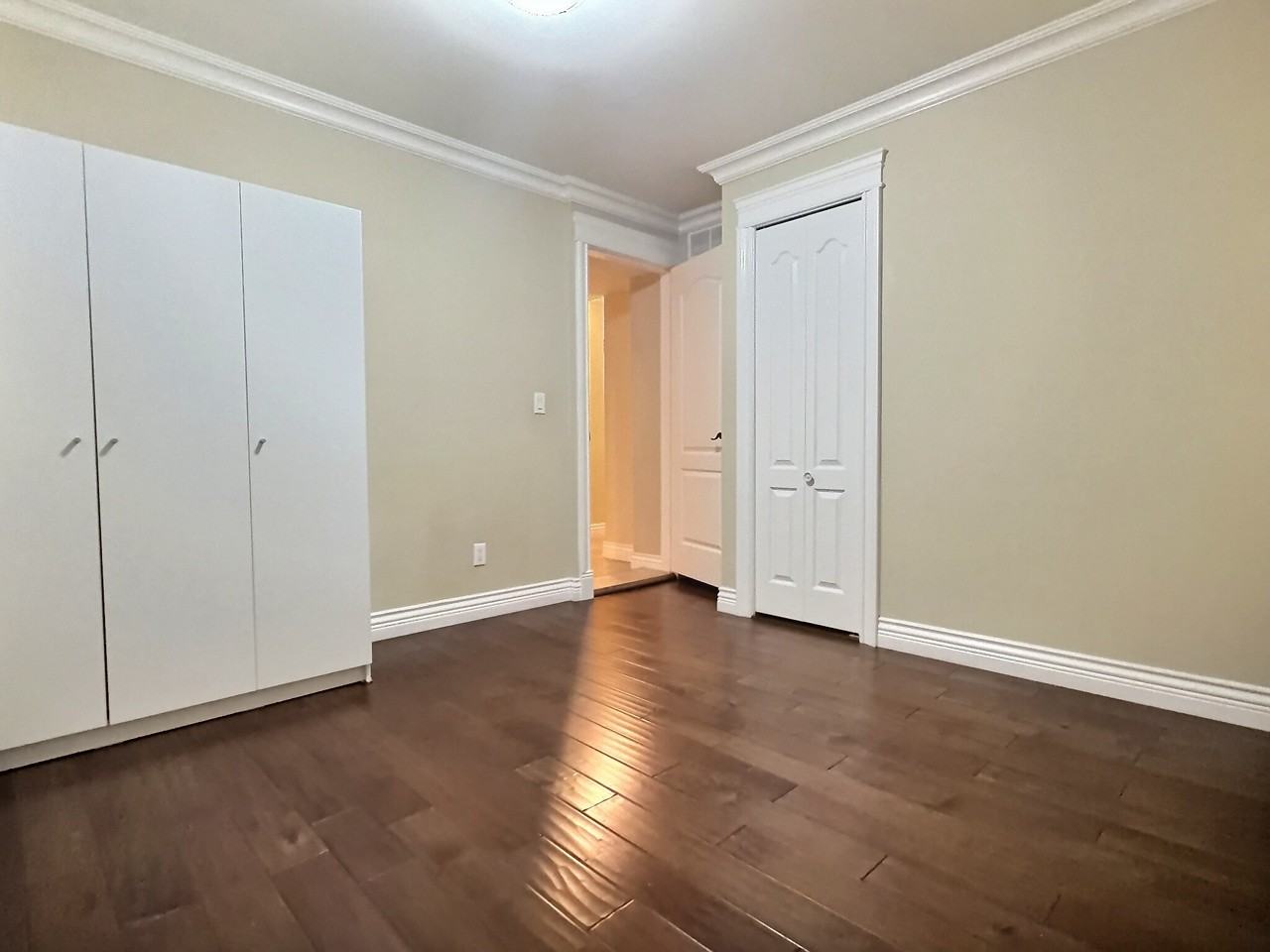 6857 Bryant St - Photo 3 of 6