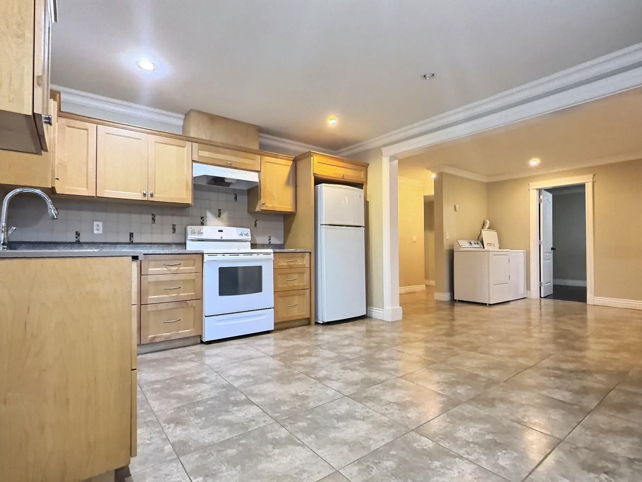 6857 Bryant St - Photo 5 of 6