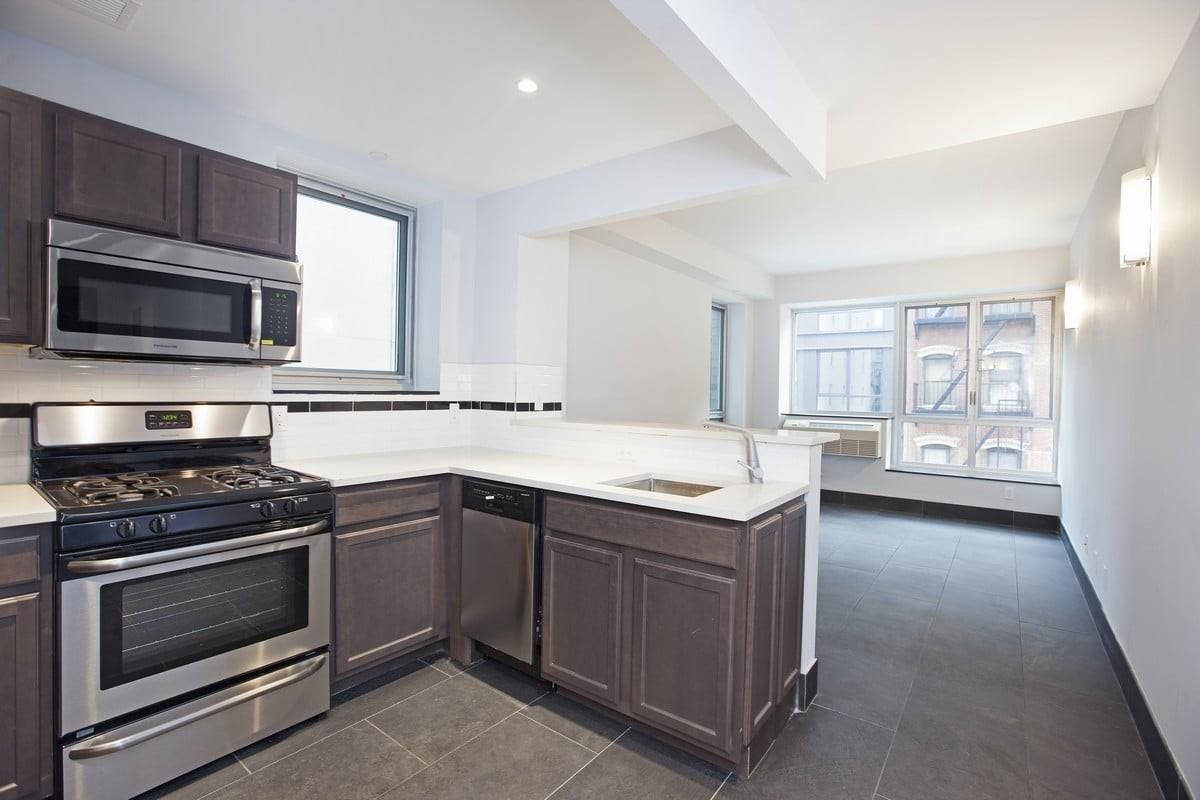 164 Attorney St #601 - Photo 2 of 9