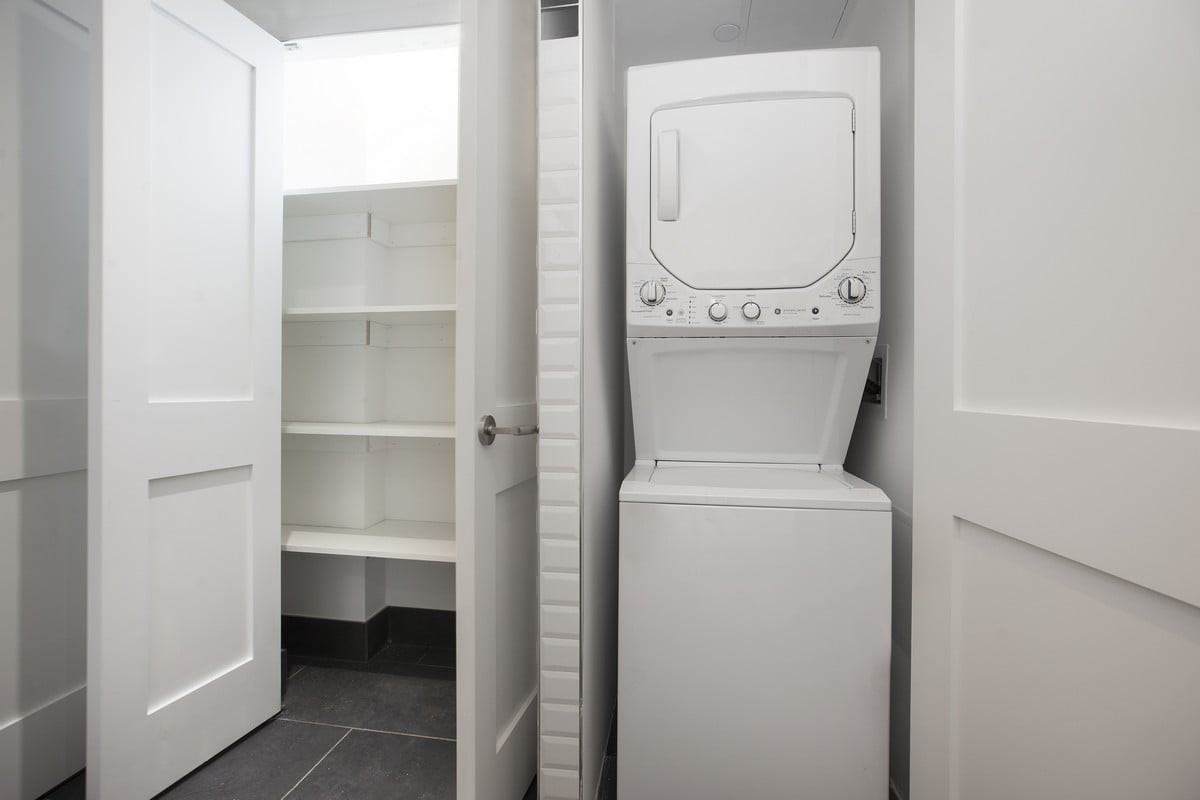 164 Attorney St #601 - Photo 7 of 9