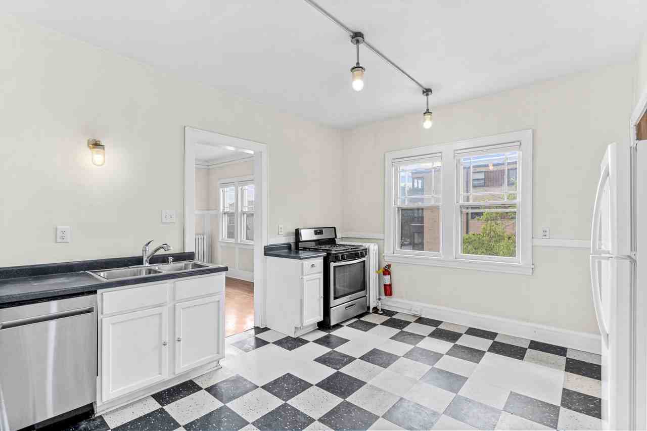 2450 Blaisdell Ave #2 - Photo 6 of 29