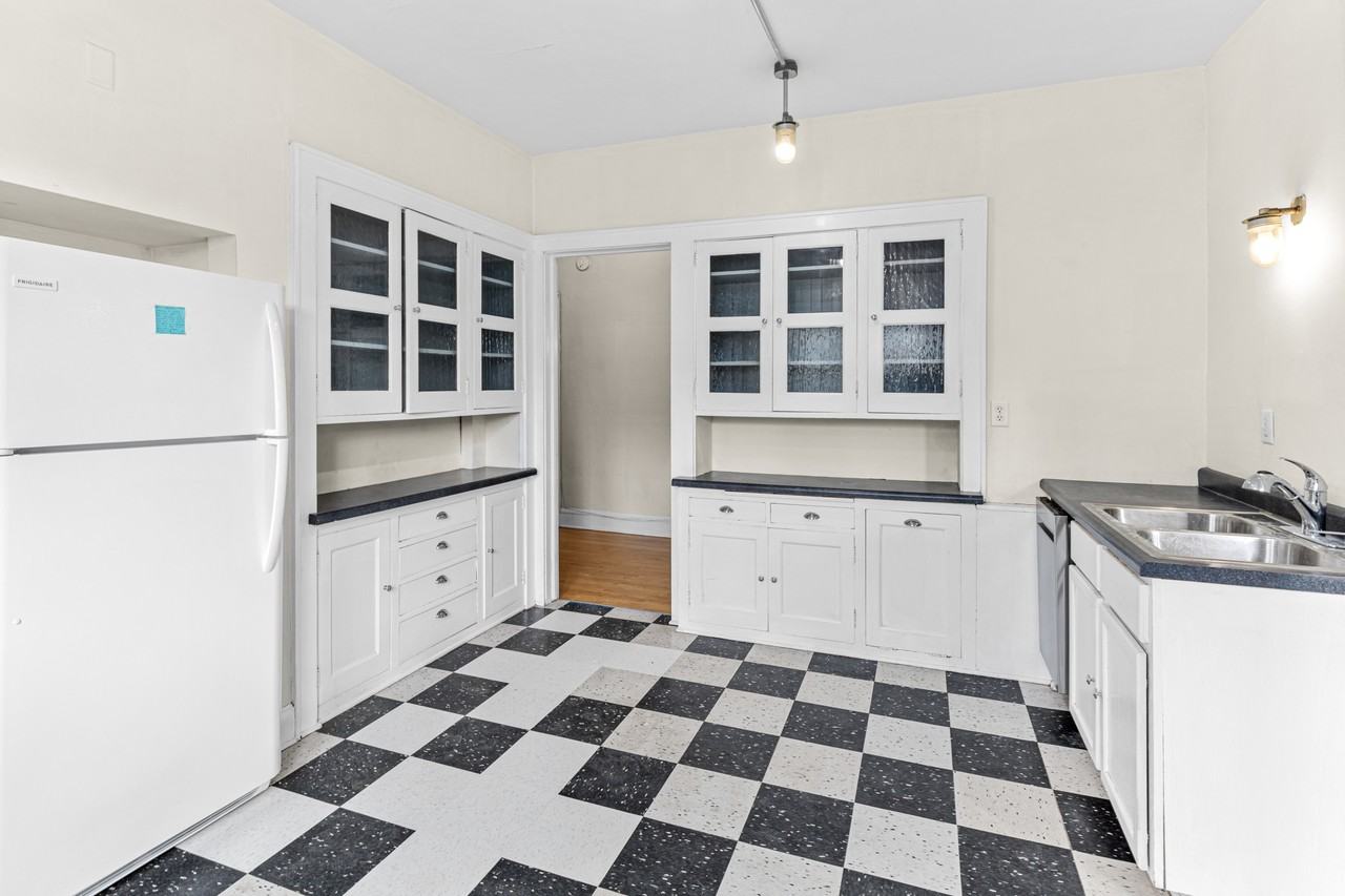 2450 Blaisdell Ave #2 - Photo 7 of 29